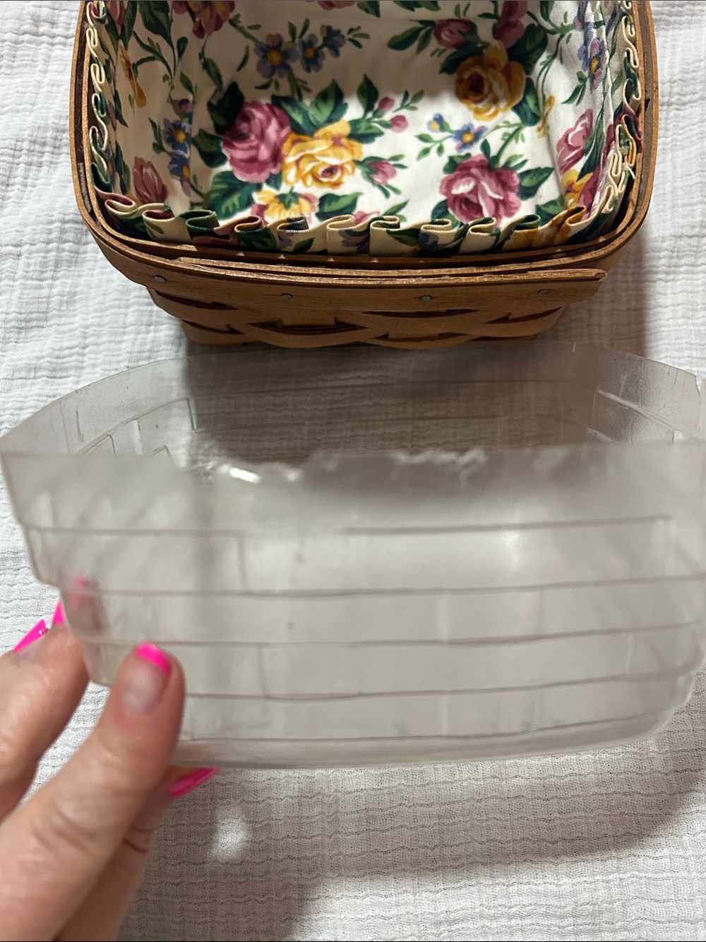 Longaberger VINTAGE Square Basket w/yellow and pink rose florals & plastic liner - Picture 5 of 5